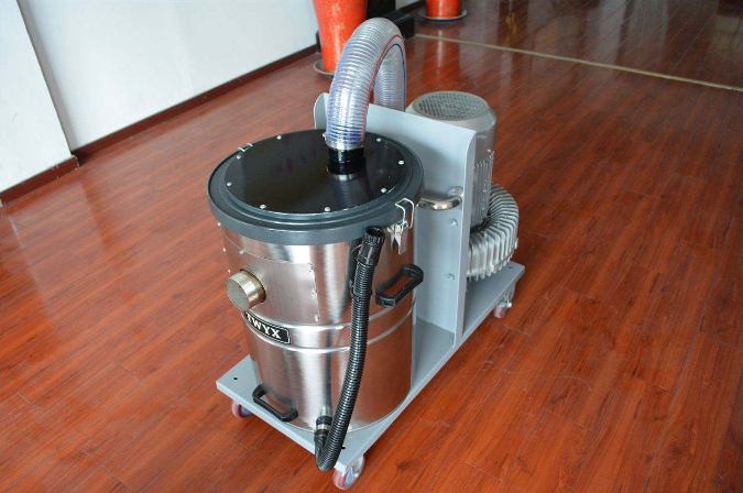 吸尘器噪音