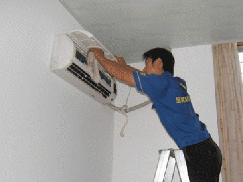 空调排水软管怎么安装