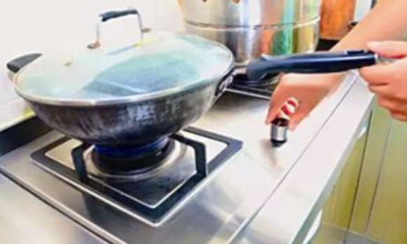 燃气灶不停打火怎么解决